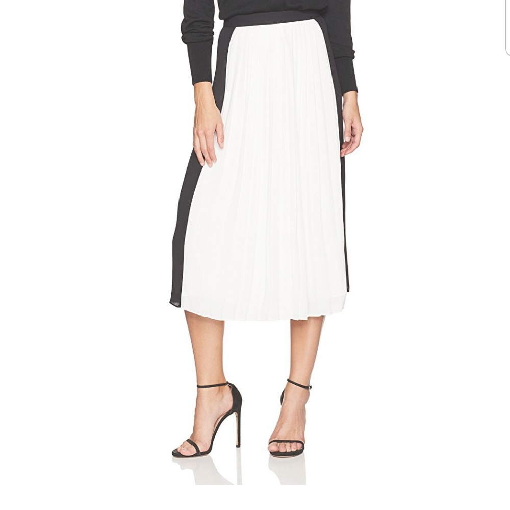 Dear drew pleated skirt NWT size 12